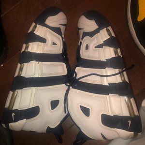 Nike air more uptempo
